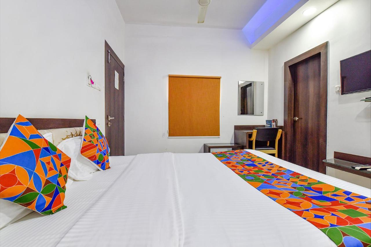 Hotel Vandana Palace コーター エクステリア 写真