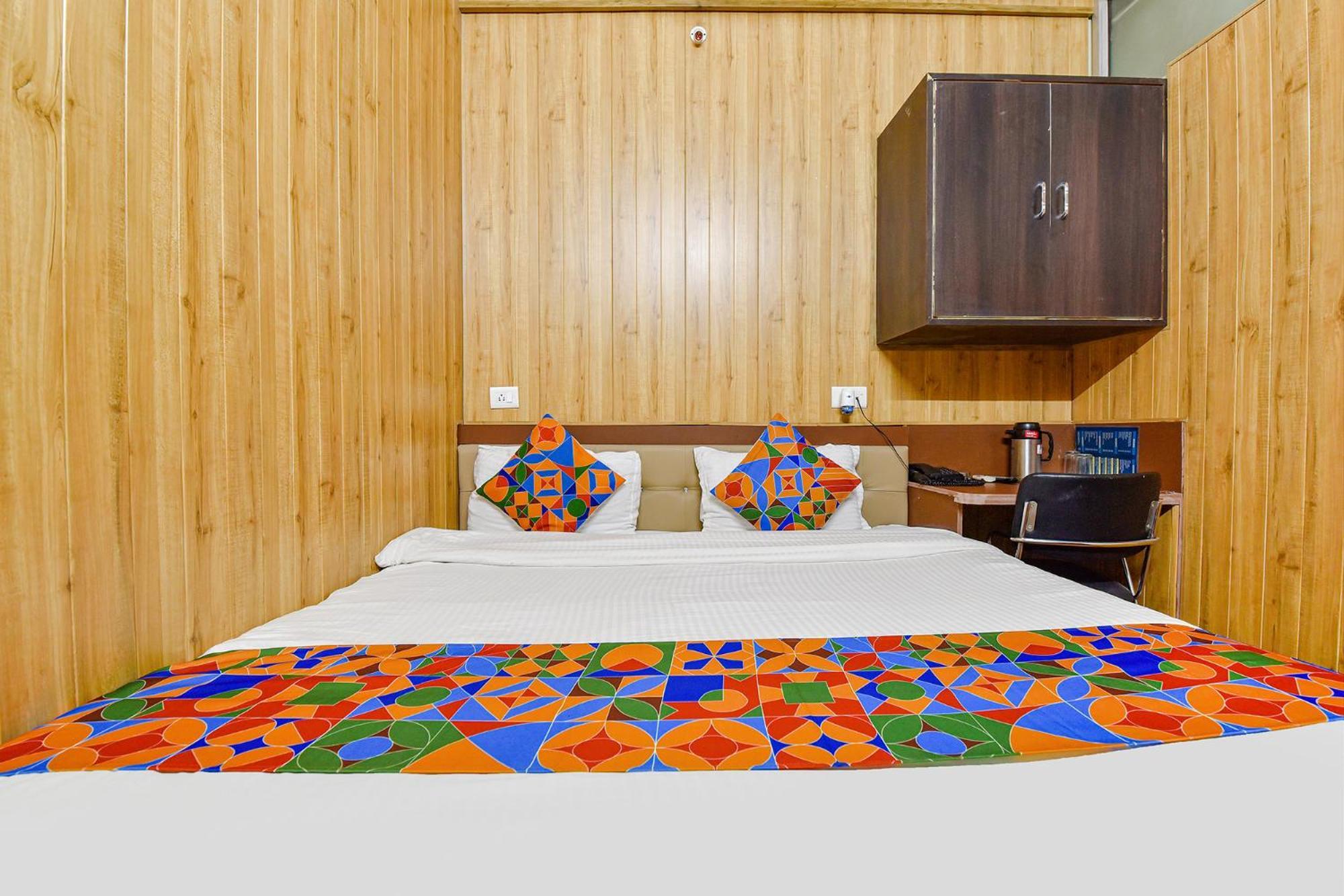 Hotel Vandana Palace コーター エクステリア 写真