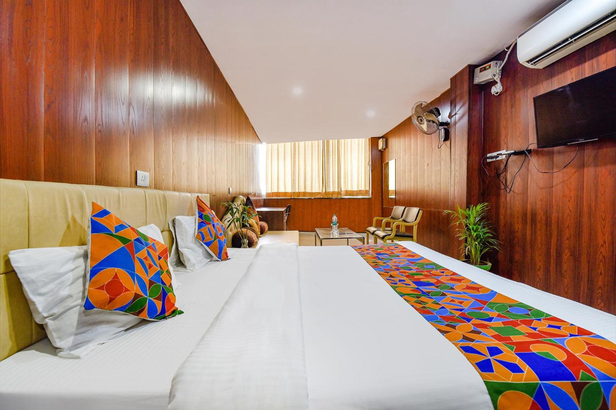 Hotel Vandana Palace コーター エクステリア 写真