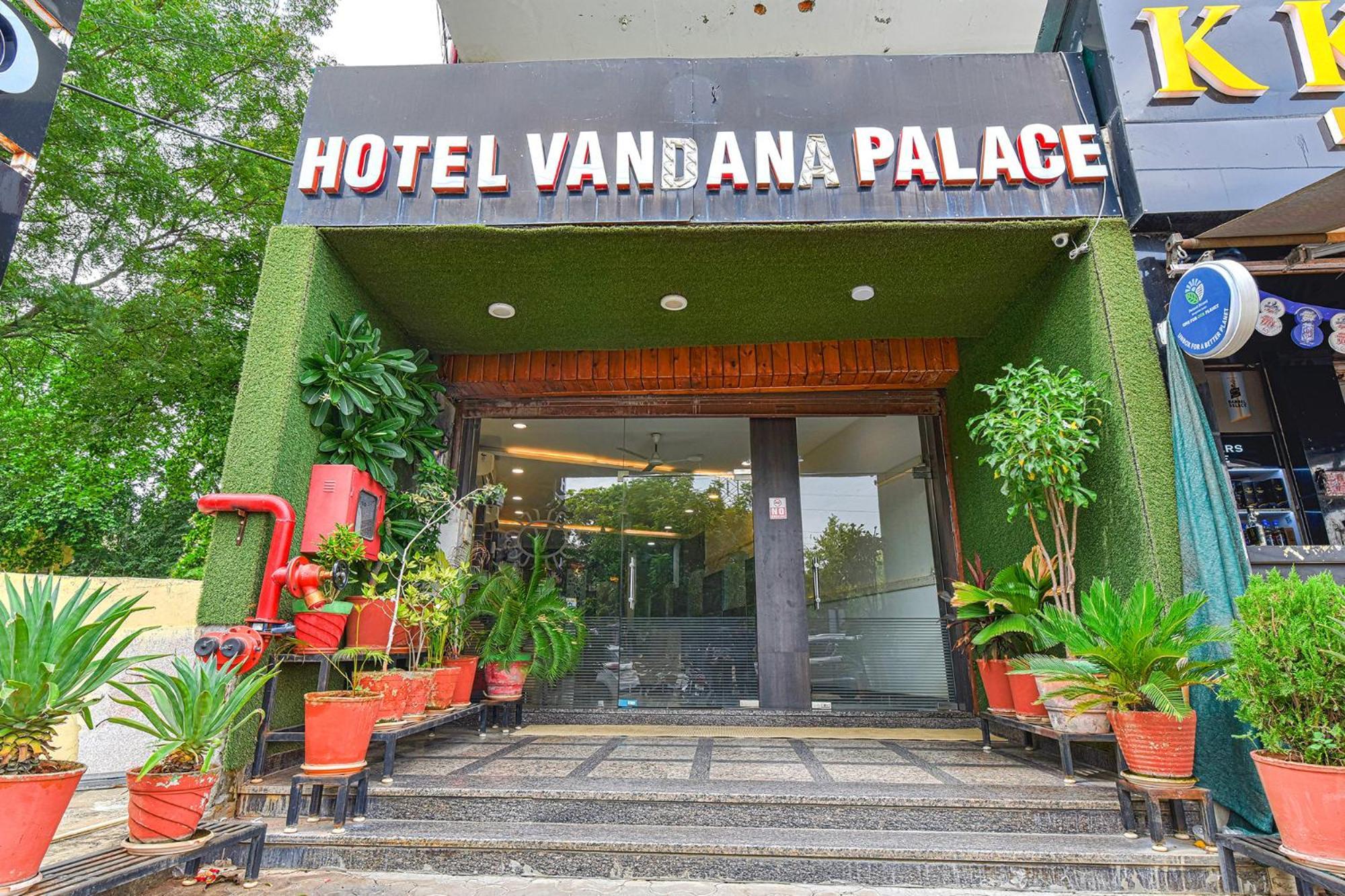 Hotel Vandana Palace コーター エクステリア 写真